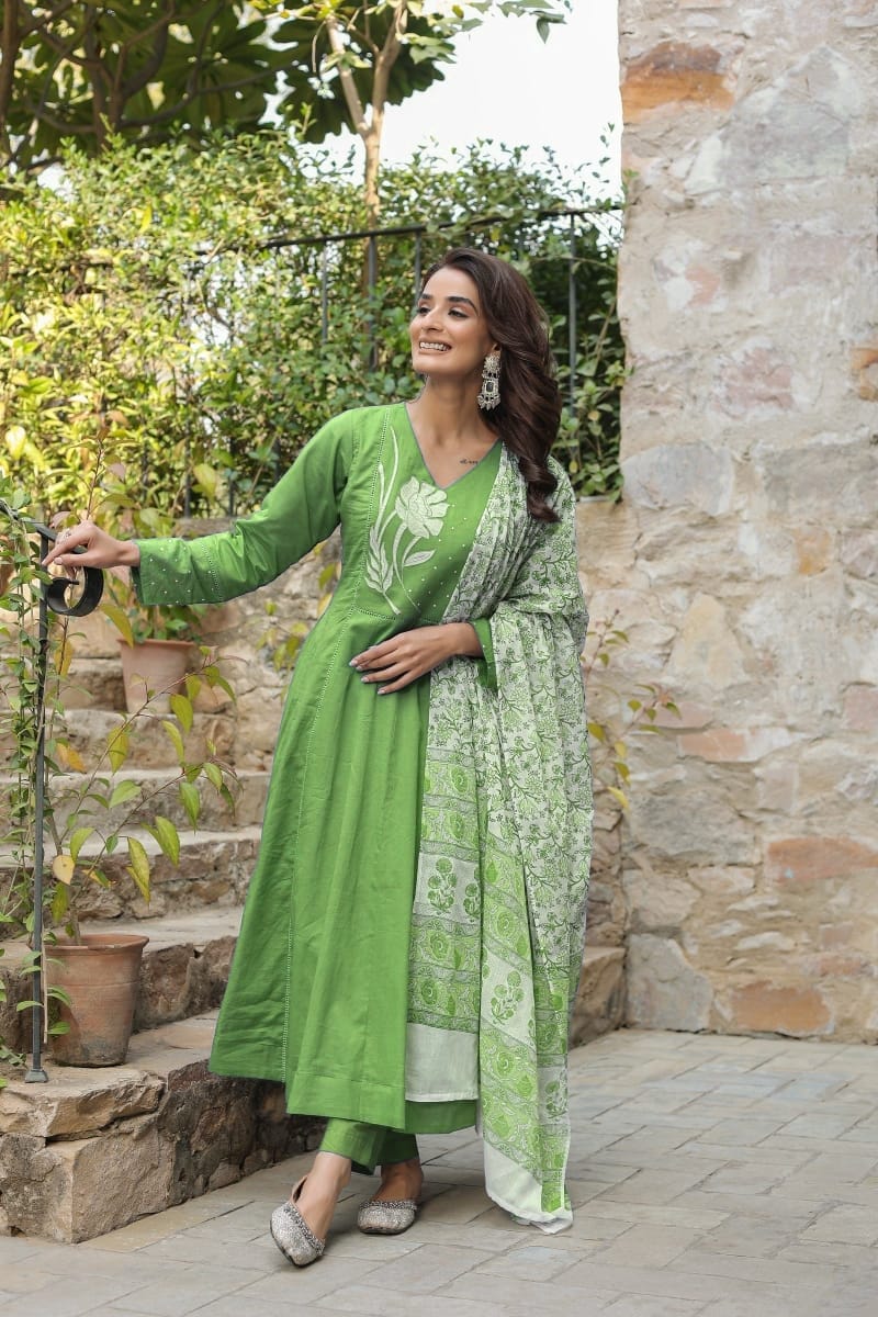 Look Stylish Bandage Cotton Kurta Pant & Duppata Set